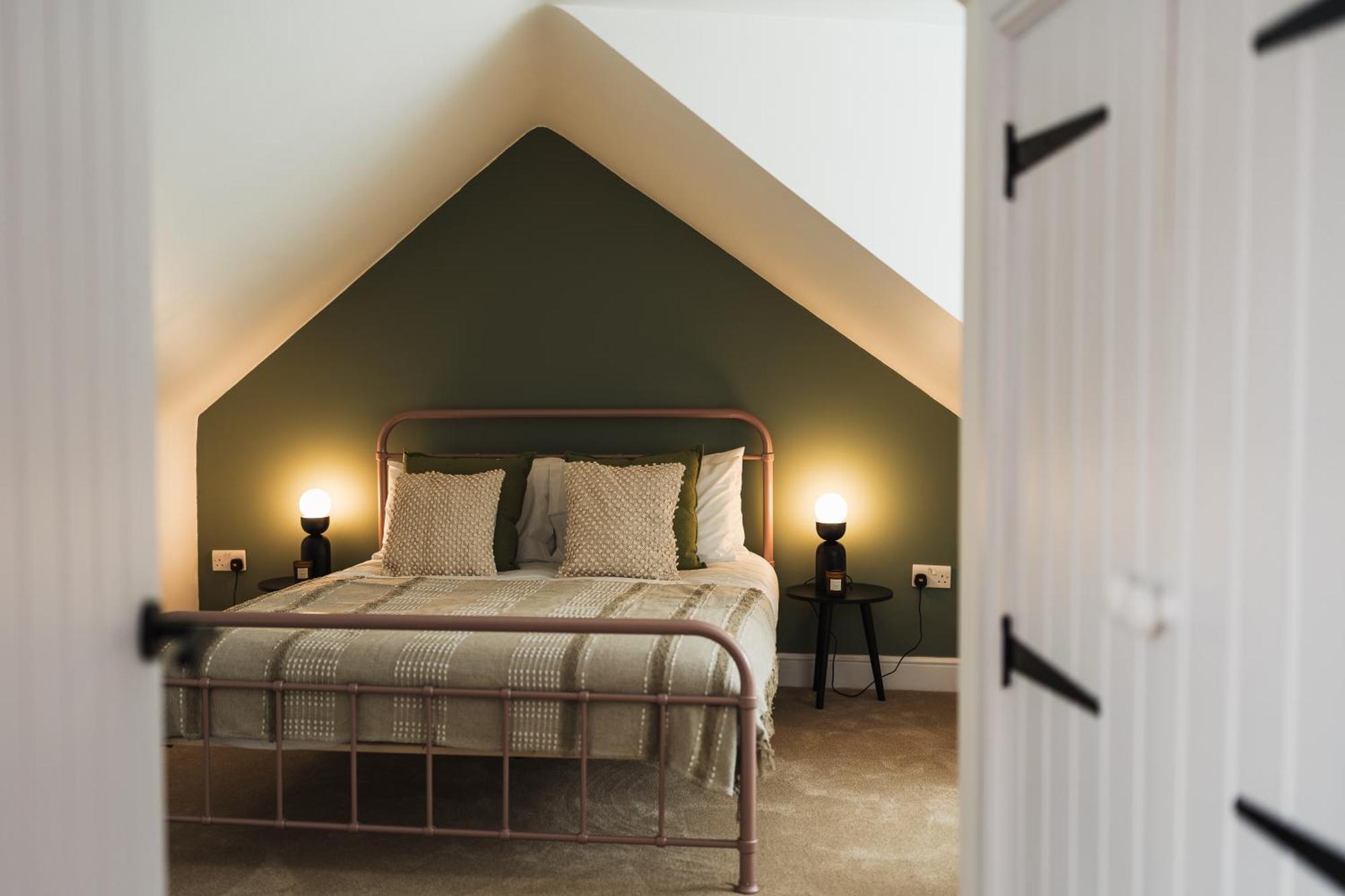 Feature Stone, Stunning Apartment, 2 X King Beds And Single, Sleeps 5 Castle Cary Exterior photo