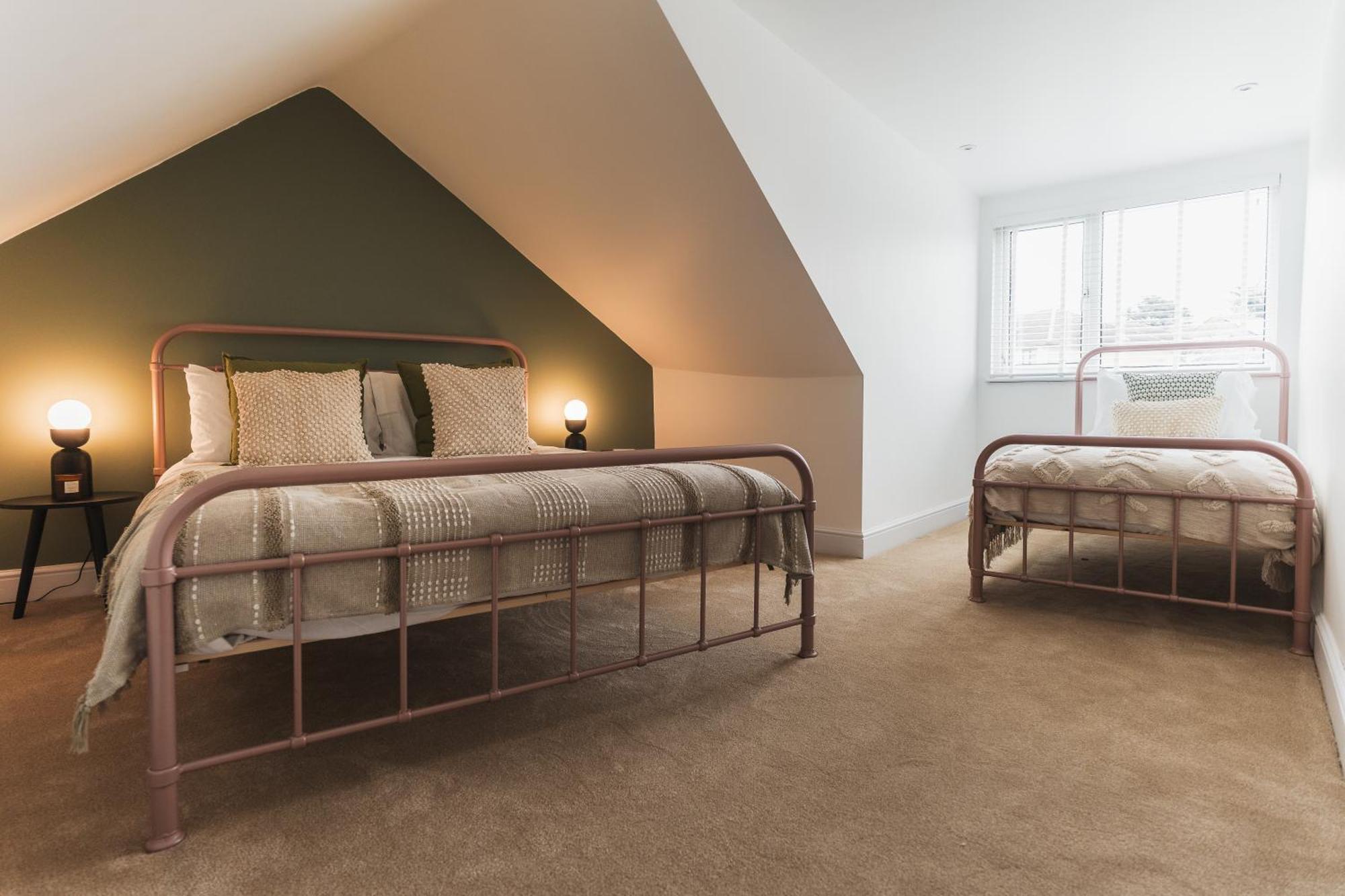 Feature Stone, Stunning Apartment, 2 X King Beds And Single, Sleeps 5 Castle Cary Exterior photo