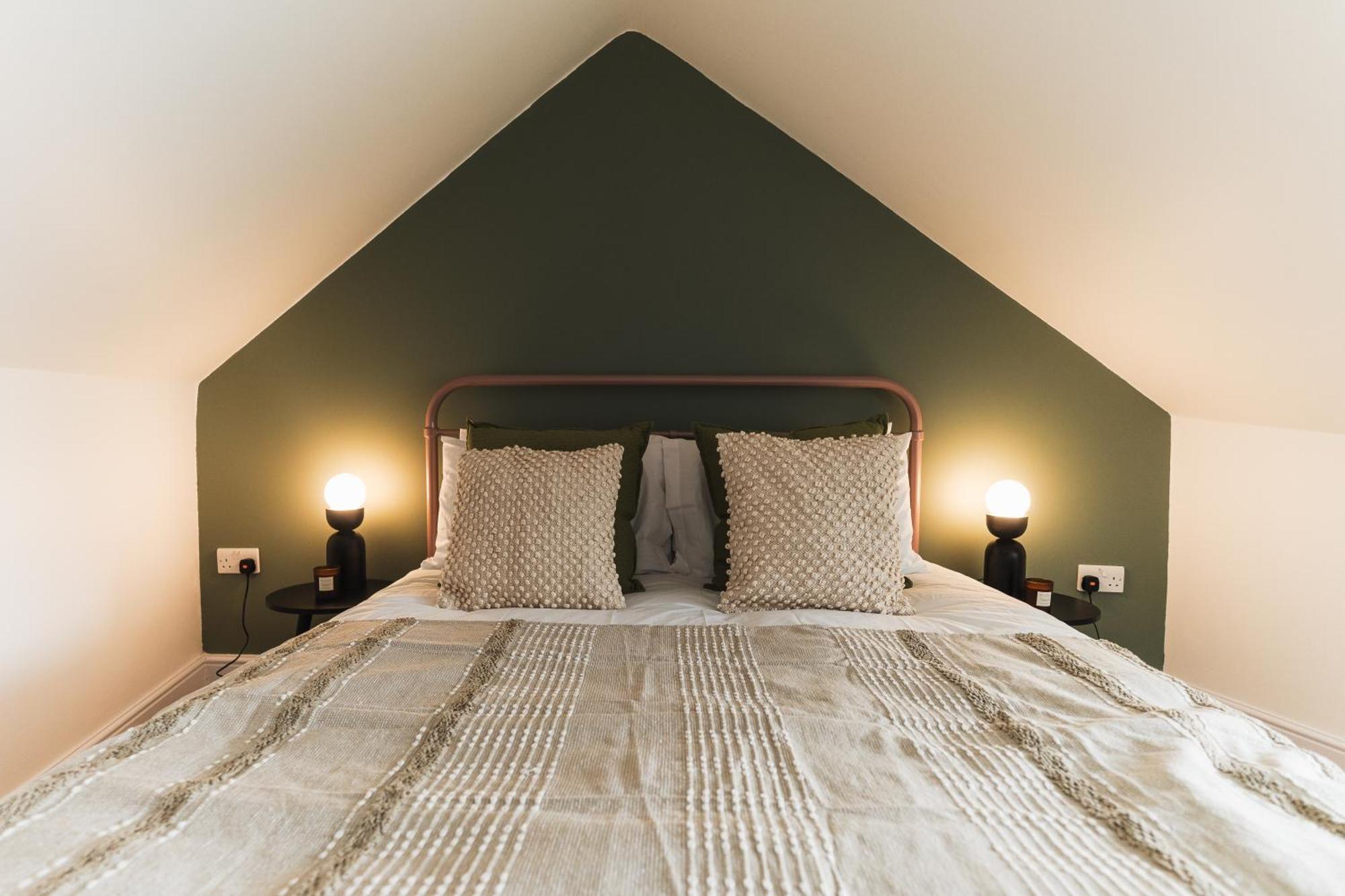 Feature Stone, Stunning Apartment, 2 X King Beds And Single, Sleeps 5 Castle Cary Exterior photo