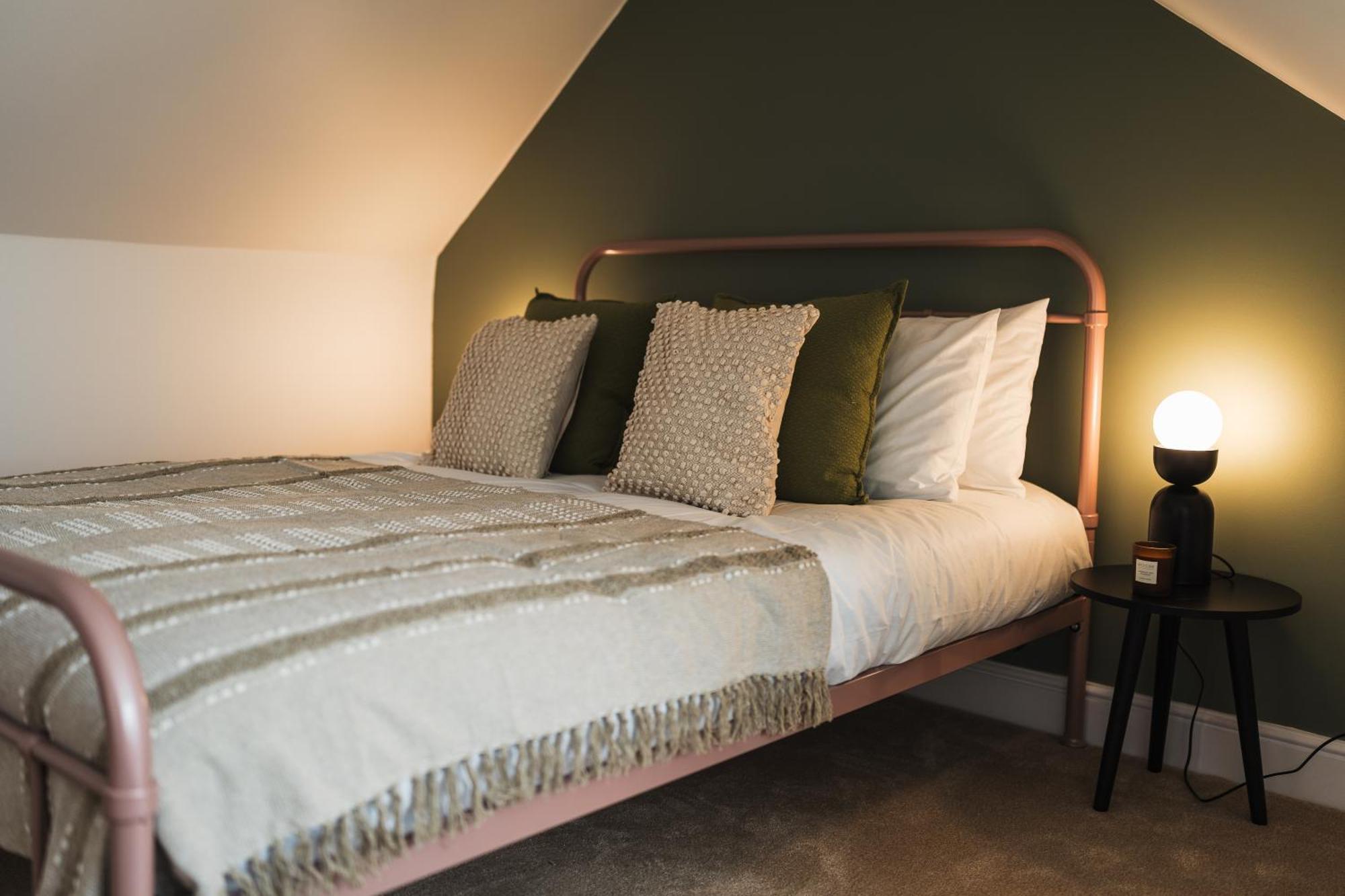 Feature Stone, Stunning Apartment, 2 X King Beds And Single, Sleeps 5 Castle Cary Exterior photo
